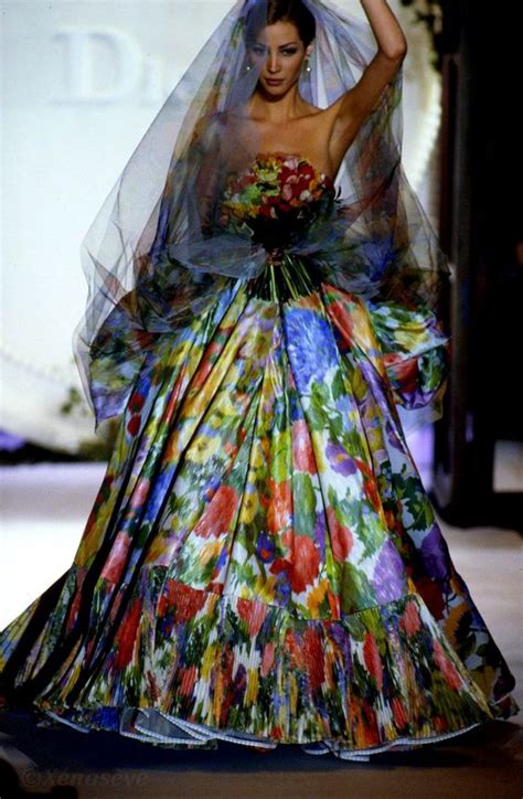 christian dior spring-summer 1992 couture|The Most Iconic Haute Couture Show Moments Of The '90s.